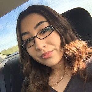 Meet your Posher, Esperanza